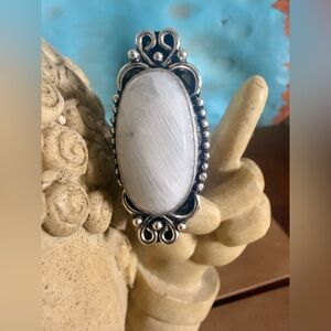 Beautiful Genuine Moonstone Ring
Size 7